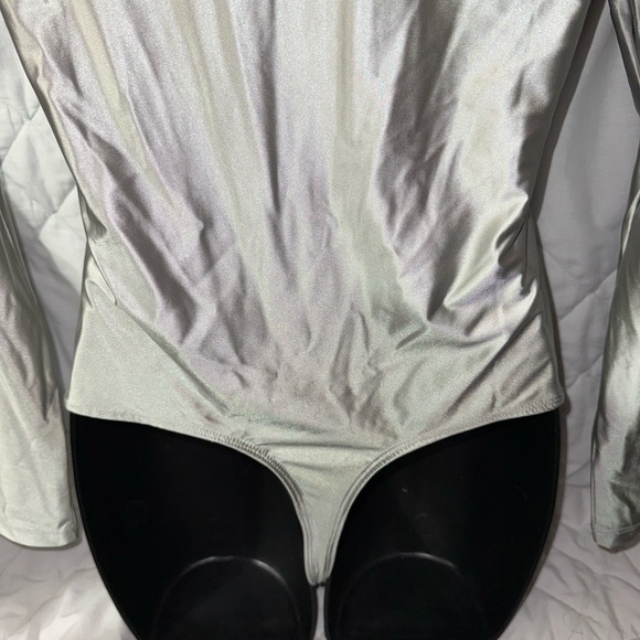 House Of Harlow 1960 Brand New Bella Long Sleeve V-Neck Bodysuit - Picture 4 of 9